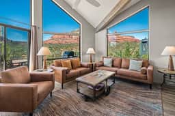 Epic Red Rock Views, Hot Tub, Walk to Uptown - Image 3