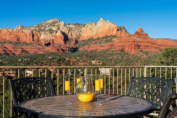 Epic Red Rock Views, Hot Tub, Walk to Uptown - Image 1